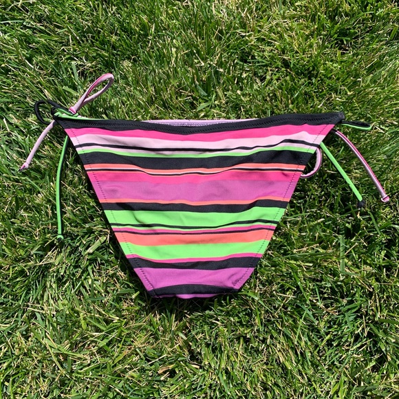 Victoria’s Secret bikini - Picture 6 of 7